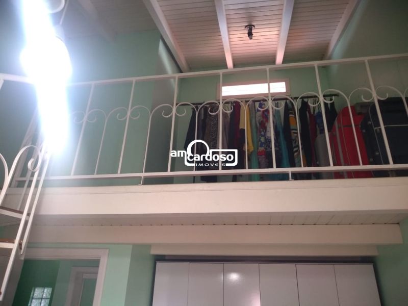Sobrado com 4 quartos, 3 banheiros e 171m² à venda no bairro Jardim Itu Sabara, Porto Alegre