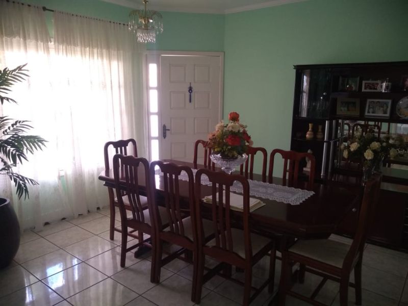 Sobrado com 4 quartos, 3 banheiros e 171m² à venda no bairro Jardim Itu Sabara, Porto Alegre