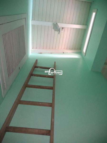 Sobrado com 4 quartos, 3 banheiros e 171m² à venda no bairro Jardim Itu Sabara, Porto Alegre
