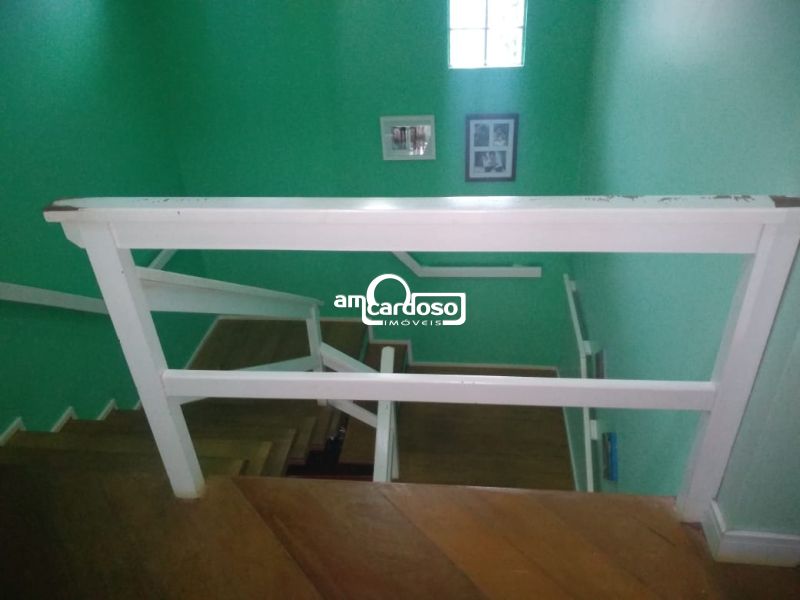 Sobrado com 4 quartos, 3 banheiros e 171m² à venda no bairro Jardim Itu Sabara, Porto Alegre