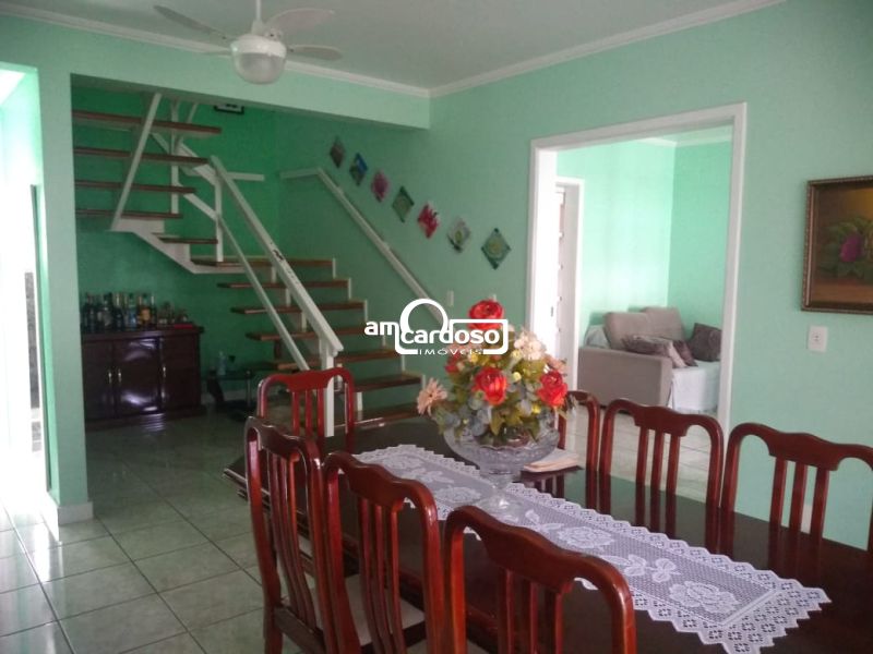 Sobrado com 4 quartos, 3 banheiros e 171m² à venda no bairro Jardim Itu Sabara, Porto Alegre