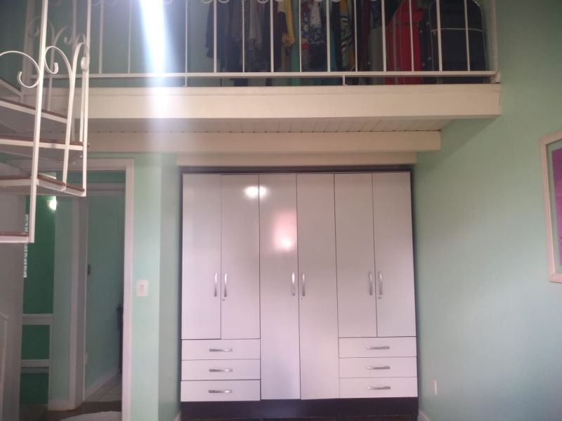 Sobrado com 4 quartos, 3 banheiros e 171m² à venda no bairro Jardim Itu Sabara, Porto Alegre
