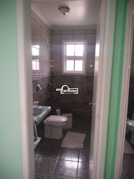 Sobrado com 4 quartos, 3 banheiros e 171m² à venda no bairro Jardim Itu Sabara, Porto Alegre