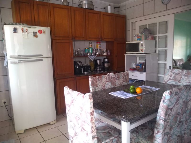Sobrado com 4 quartos, 3 banheiros e 171m² à venda no bairro Jardim Itu Sabara, Porto Alegre