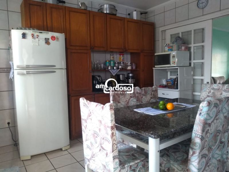 Sobrado com 4 quartos, 3 banheiros e 171m² à venda no bairro Jardim Itu Sabara, Porto Alegre