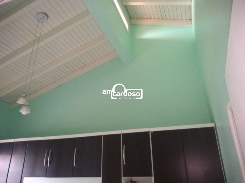 Sobrado com 4 quartos, 3 banheiros e 171m² à venda no bairro Jardim Itu Sabara, Porto Alegre