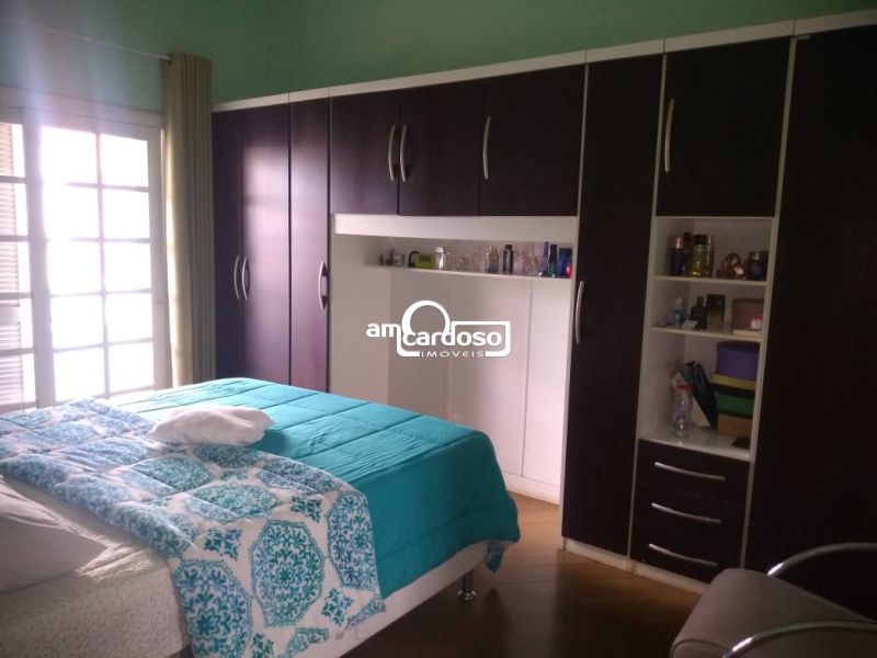 Sobrado com 4 quartos, 3 banheiros e 171m² à venda no bairro Jardim Itu Sabara, Porto Alegre