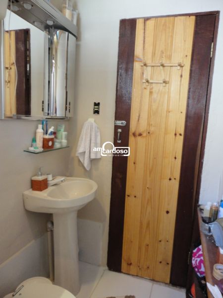 Casa com 3 quartos, 2 banheiros e 100m² à venda no bairro Sao Sebastiao, Porto Alegre