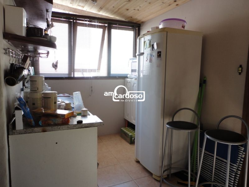 Casa com 3 quartos, 2 banheiros e 100m² à venda no bairro Sao Sebastiao, Porto Alegre