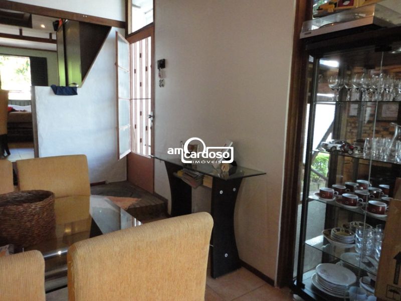 Casa com 3 quartos, 2 banheiros e 100m² à venda no bairro Sao Sebastiao, Porto Alegre