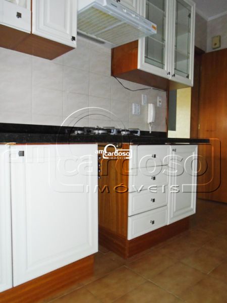 Apartamento com 3 quartos, 4 banheiros e 170m² à venda no bairro Jardim Lindoia, Porto Alegre