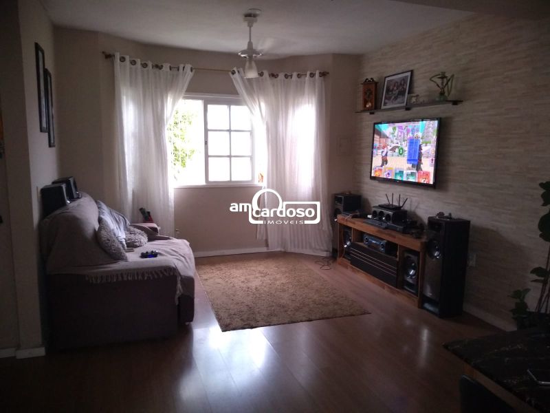 Sobrado com 2 quartos, 3 banheiros e 80m² à venda no bairro Jardim Algarve, Alvorada