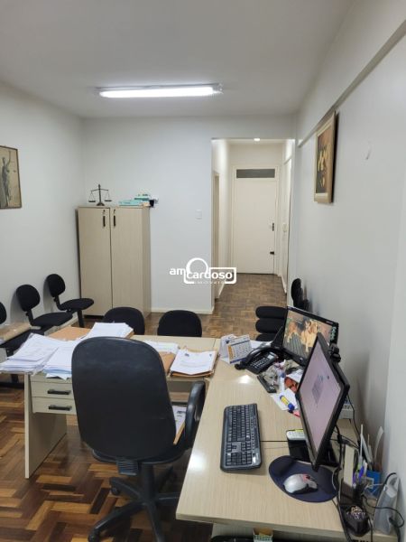 Sala com 1 banheiro e 21m² à venda no bairro Passo Dareia, Porto Alegre