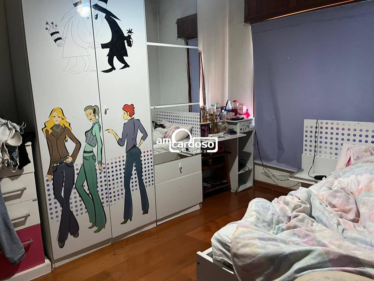 Casa com 4 quartos, 1 banheiro e 208m² à venda no bairro Jardim Lindoia, Porto Alegre