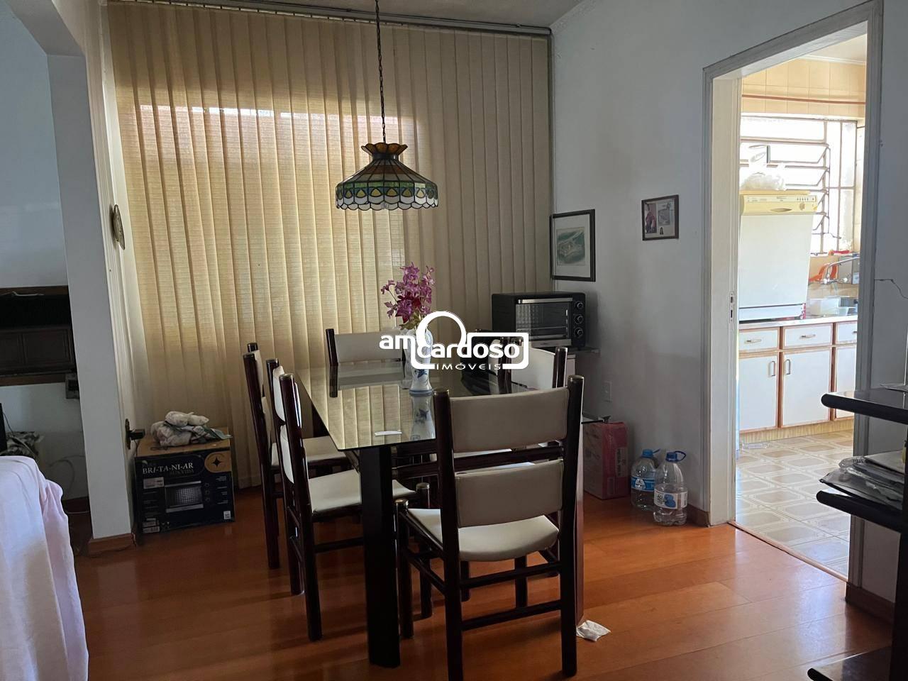 Casa com 4 quartos, 1 banheiro e 208m² à venda no bairro Jardim Lindoia, Porto Alegre