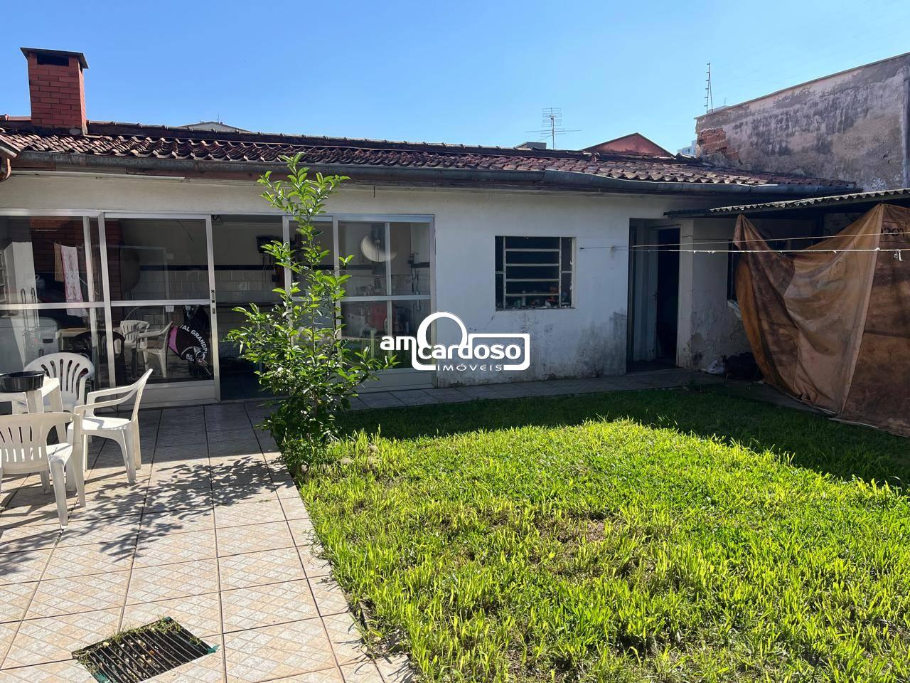 Casa com 4 quartos, 1 banheiro e 208m² à venda no bairro Jardim Lindoia, Porto Alegre