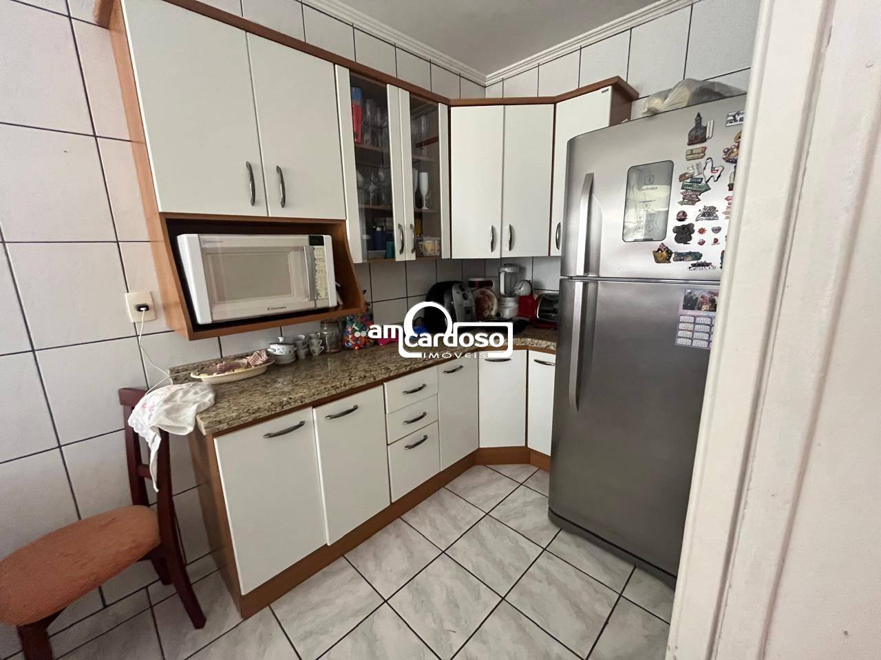 Apartamento com 2 quartos, 1 banheiro e 71m² à venda no bairro Sao Sebastiao, Porto Alegre