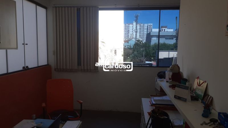 Casa com 3 quartos, 3 banheiros e 200m² à venda no bairro Sao Sebastiao, Porto Alegre