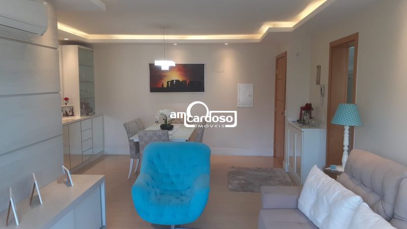 Apartamento com 3 quartos, 2 banheiros e 104m² à venda no bairro Cristo Redentor, Porto Alegre