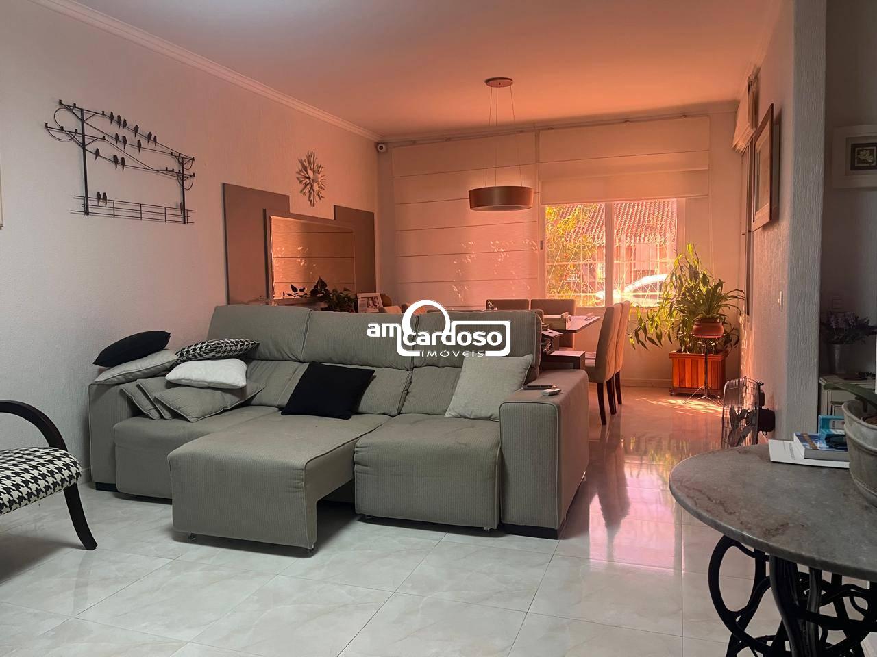 Casa com 2 quartos, 3 banheiros e 160m² à venda no bairro Sao Sebastiao, Porto Alegre