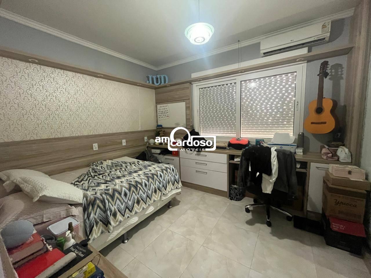 Casa com 2 quartos, 3 banheiros e 160m² à venda no bairro Sao Sebastiao, Porto Alegre