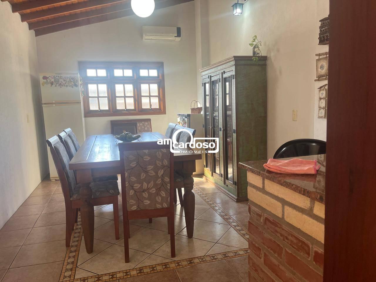 Casa com 2 quartos, 3 banheiros e 160m² à venda no bairro Sao Sebastiao, Porto Alegre