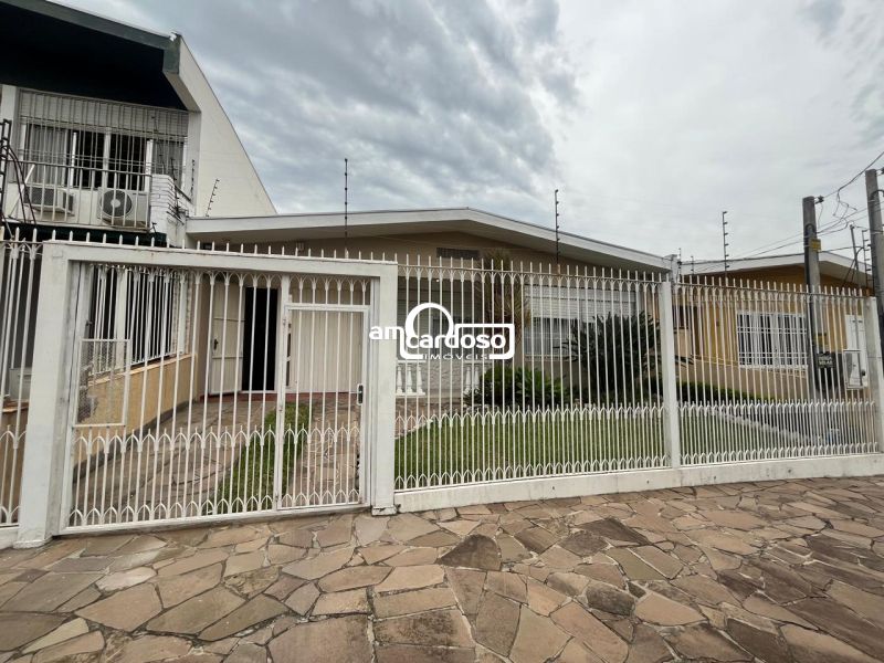Casa com 3 quartos, 2 banheiros e 166m² à venda no bairro Sao Sebastiao, Porto Alegre