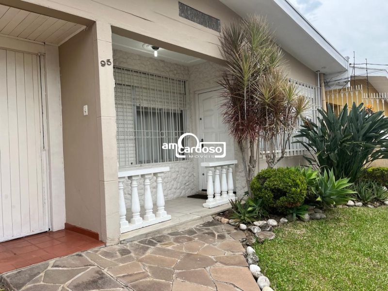 Casa com 3 quartos, 2 banheiros e 166m² à venda no bairro Sao Sebastiao, Porto Alegre
