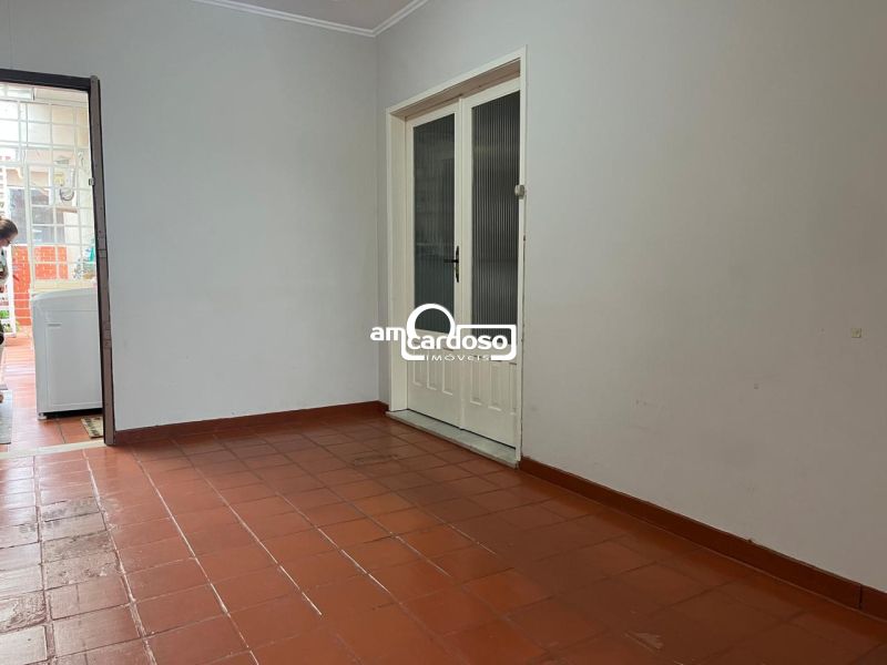 Casa com 3 quartos, 2 banheiros e 166m² à venda no bairro Sao Sebastiao, Porto Alegre