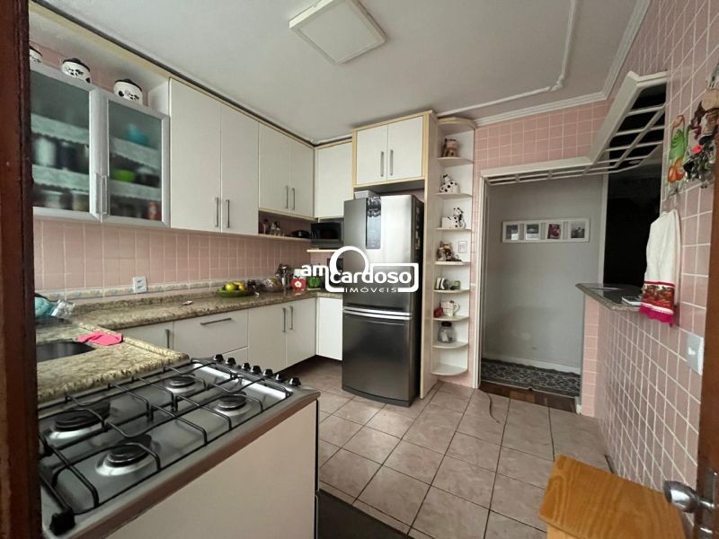 Casa com 3 quartos, 2 banheiros e 166m² à venda no bairro Sao Sebastiao, Porto Alegre