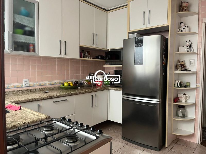 Casa com 3 quartos, 2 banheiros e 166m² à venda no bairro Sao Sebastiao, Porto Alegre
