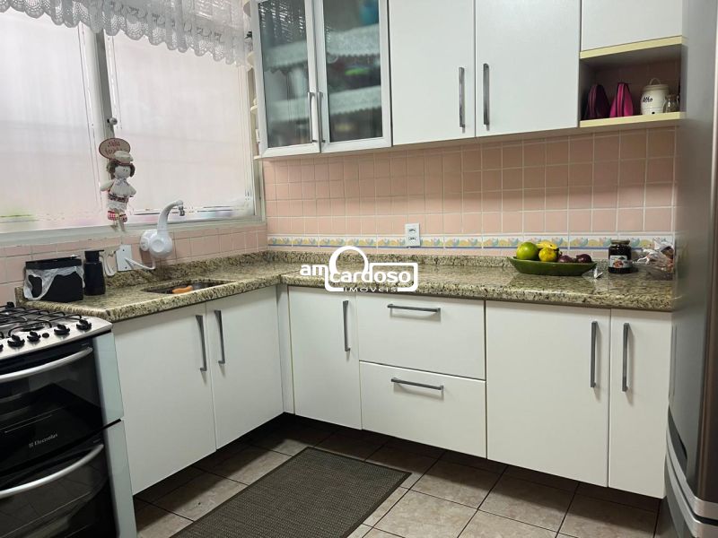 Casa com 3 quartos, 2 banheiros e 166m² à venda no bairro Sao Sebastiao, Porto Alegre