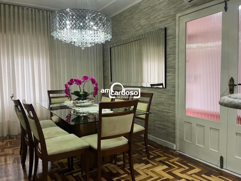 Casa com 3 quartos, 2 banheiros e 166m² à venda no bairro Sao Sebastiao, Porto Alegre