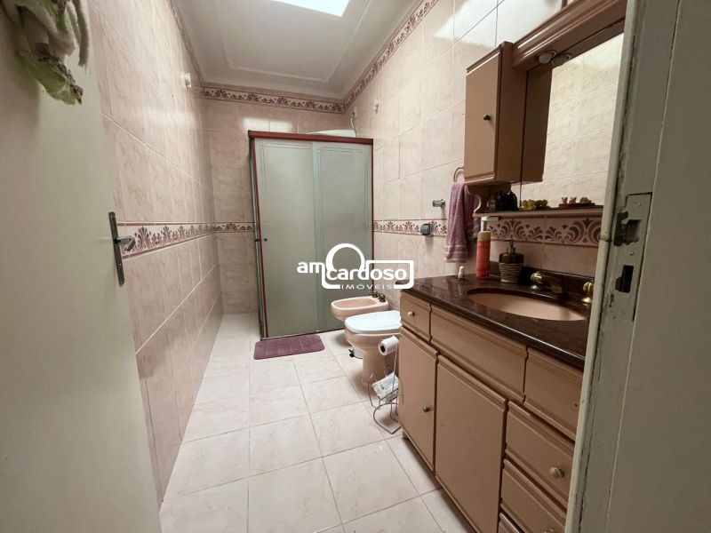 Casa com 3 quartos, 2 banheiros e 166m² à venda no bairro Sao Sebastiao, Porto Alegre