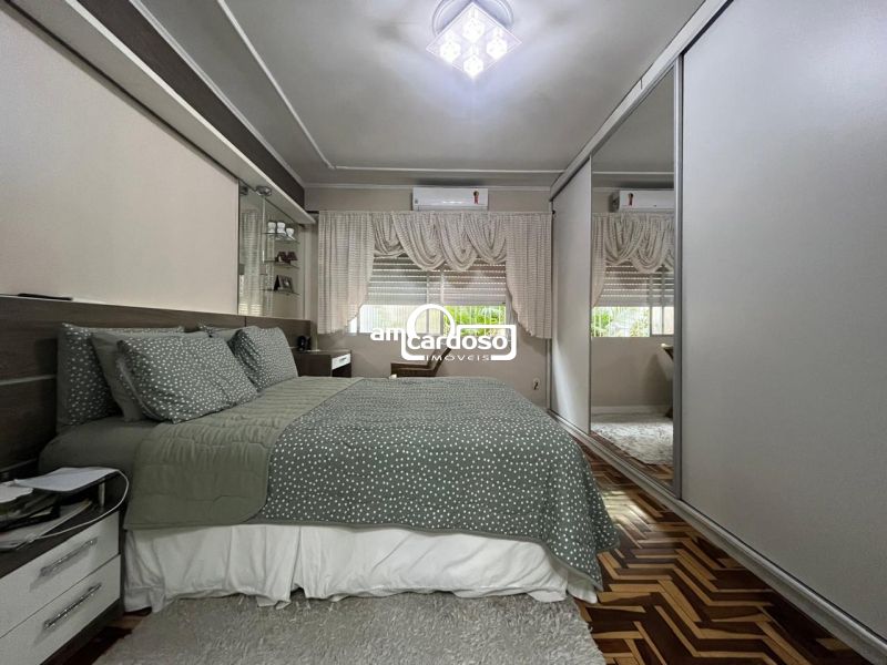 Casa com 3 quartos, 2 banheiros e 166m² à venda no bairro Sao Sebastiao, Porto Alegre