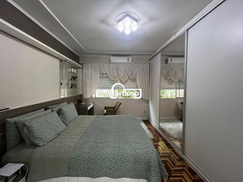 Casa com 3 quartos, 2 banheiros e 166m² à venda no bairro Sao Sebastiao, Porto Alegre
