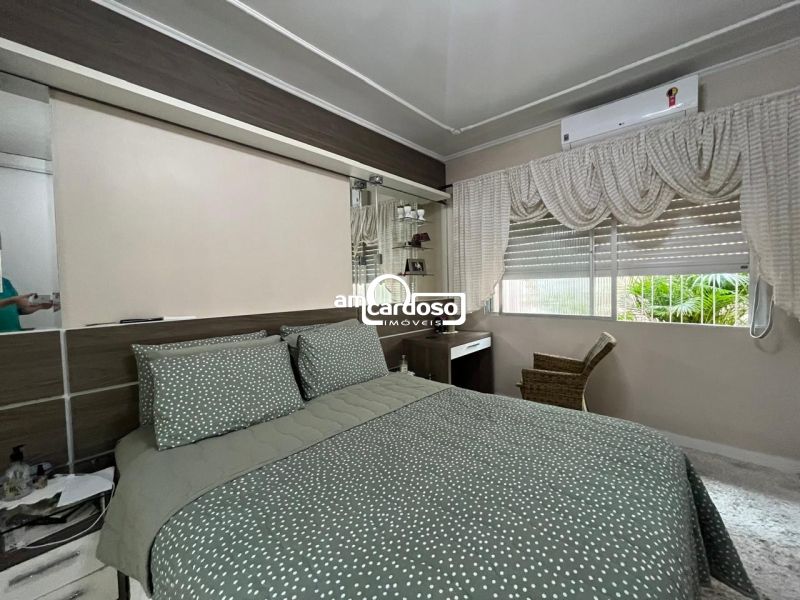 Casa com 3 quartos, 2 banheiros e 166m² à venda no bairro Sao Sebastiao, Porto Alegre