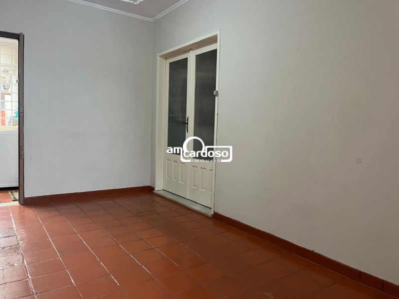 Casa com 3 quartos, 2 banheiros e 166m² à venda no bairro Sao Sebastiao, Porto Alegre