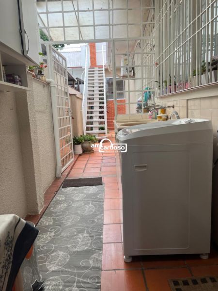 Casa com 3 quartos, 2 banheiros e 166m² à venda no bairro Sao Sebastiao, Porto Alegre