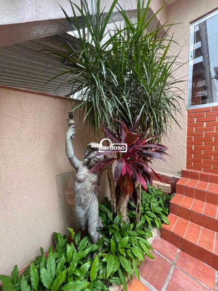 Casa com 3 quartos, 2 banheiros e 166m² à venda no bairro Sao Sebastiao, Porto Alegre