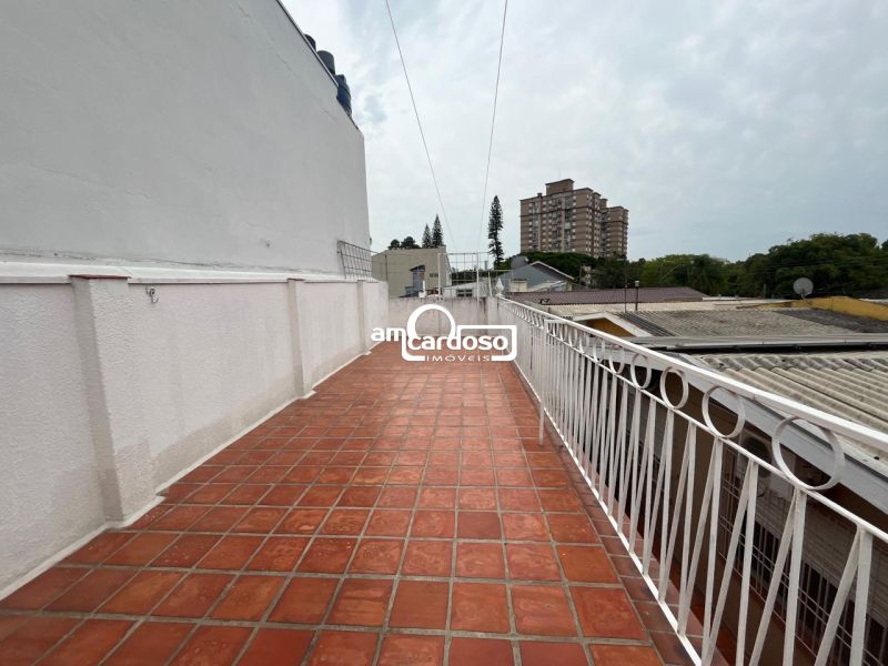Casa com 3 quartos, 2 banheiros e 166m² à venda no bairro Sao Sebastiao, Porto Alegre