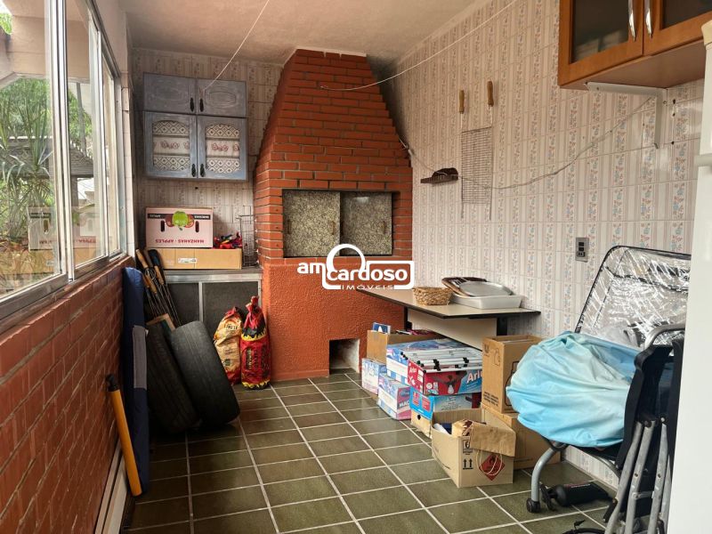 Casa com 3 quartos, 2 banheiros e 166m² à venda no bairro Sao Sebastiao, Porto Alegre