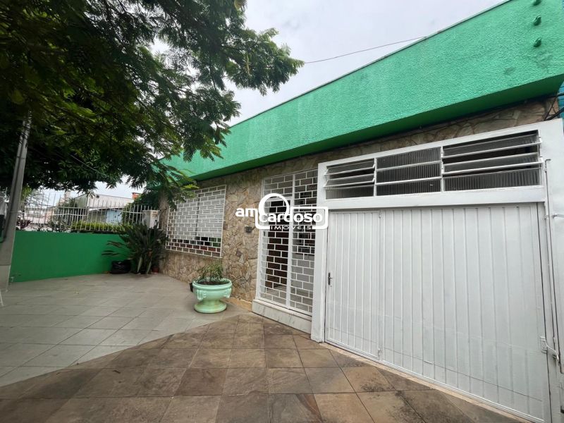 Casa com 3 quartos, 2 banheiros e 190m² à venda no bairro Sao Sebastiao, Porto Alegre
