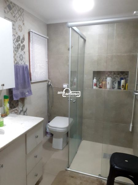 Casa com 3 quartos, 2 banheiros e 190m² à venda no bairro Sao Sebastiao, Porto Alegre