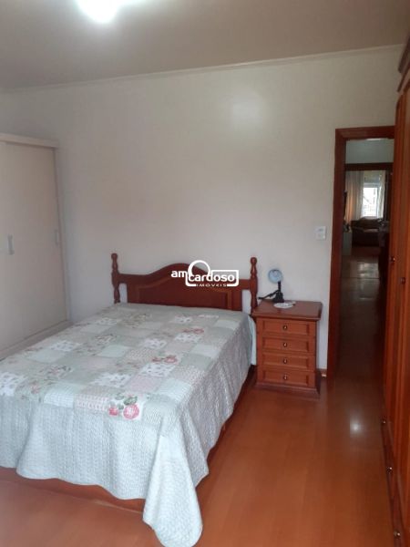Casa com 3 quartos, 2 banheiros e 190m² à venda no bairro Sao Sebastiao, Porto Alegre