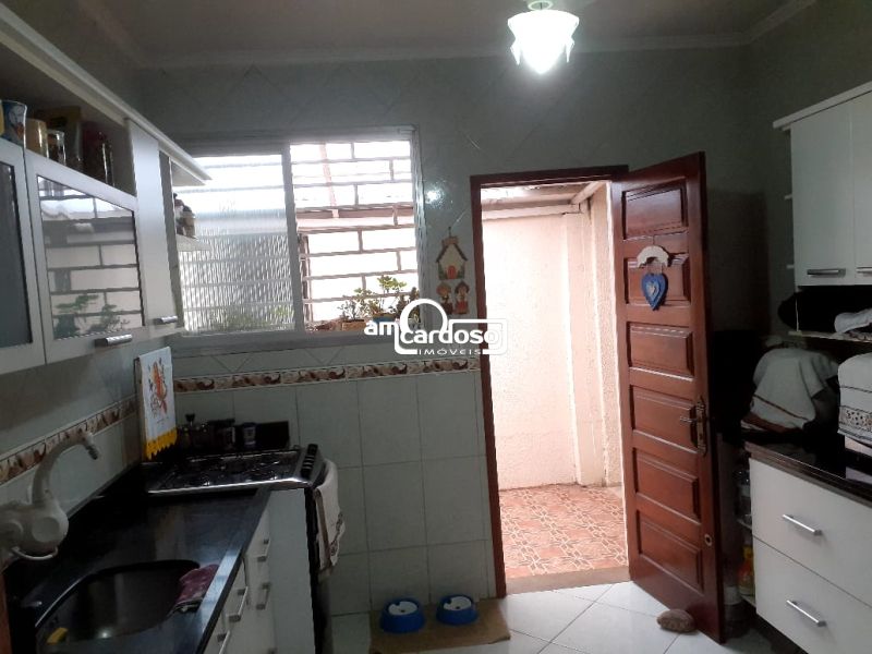 Casa com 3 quartos, 2 banheiros e 190m² à venda no bairro Sao Sebastiao, Porto Alegre