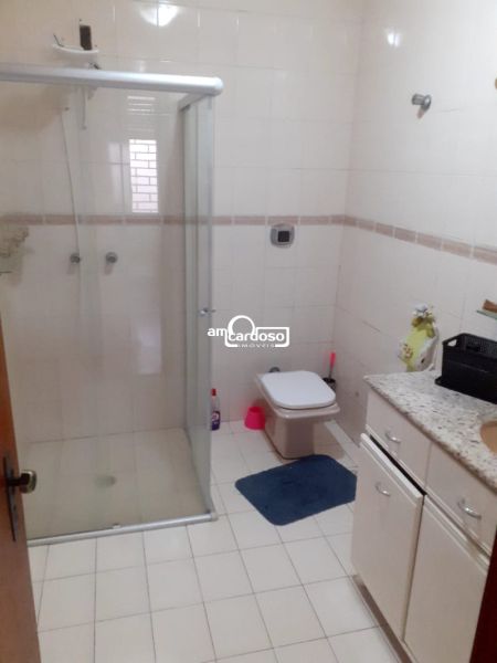Casa com 3 quartos, 2 banheiros e 190m² à venda no bairro Sao Sebastiao, Porto Alegre