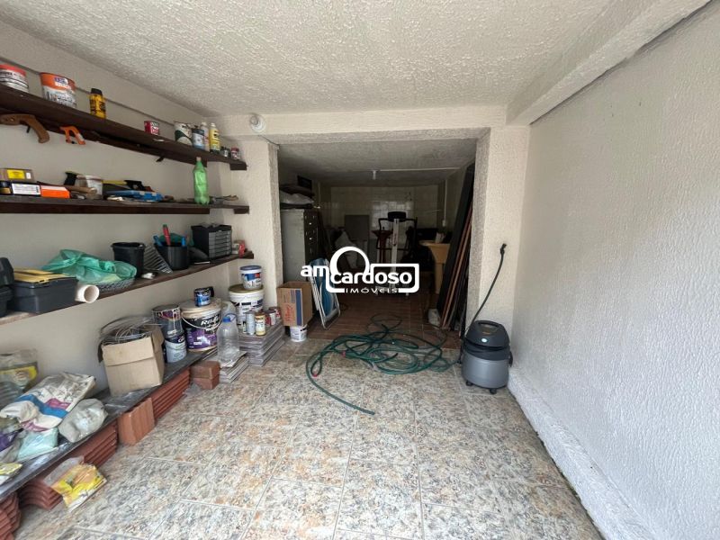 Casa com 3 quartos, 2 banheiros e 190m² à venda no bairro Sao Sebastiao, Porto Alegre