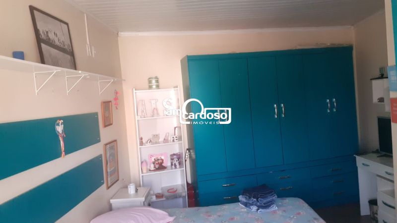 Casa com 6 quartos, 7 banheiros e 258m² à venda no bairro Sao Sebastiao, Porto Alegre
