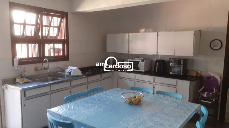 Casa com 6 quartos, 7 banheiros e 258m² à venda no bairro Sao Sebastiao, Porto Alegre